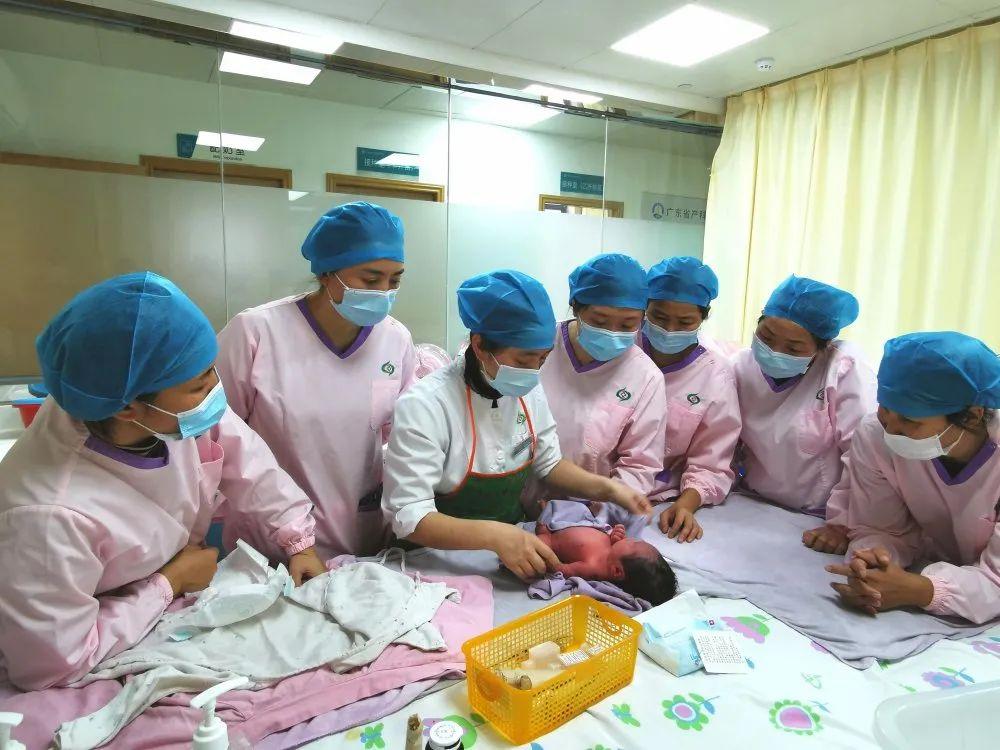 丹棱县妇婴监护型护送